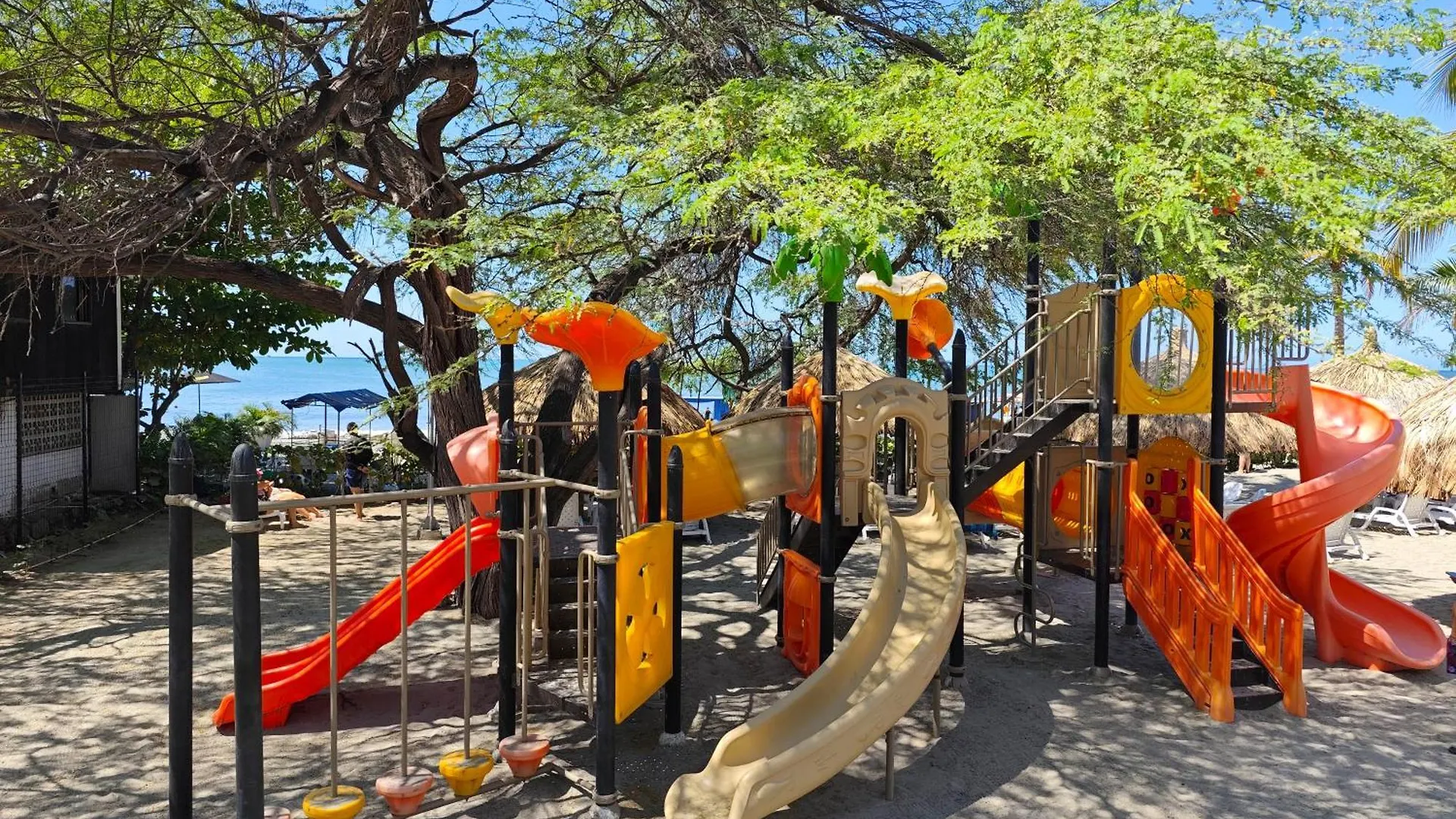 Lujoso Apto en Pozos Colorados Samaria club de playa Santa Marta